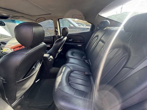 Used 2000 Chrysler 300M image 11