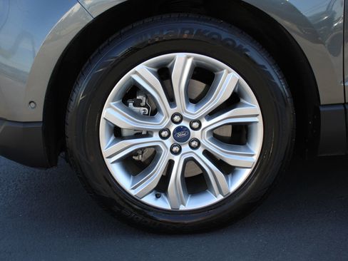 Used 2019 Ford Edge Titanium w/ Equipment Group 301A image 12