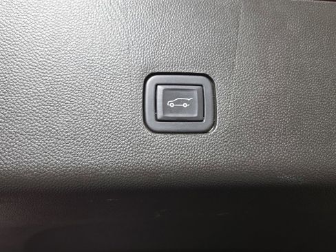 Certified 2021 Chevrolet Traverse LT w/ LPO, Floor Liner Package image 32