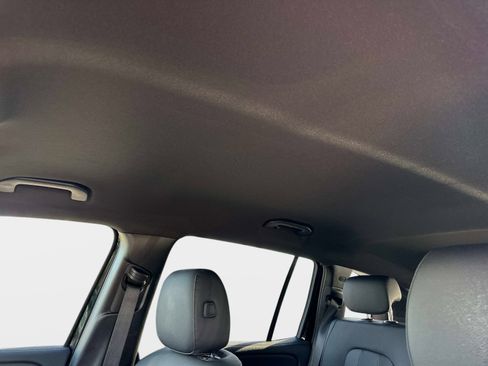 Used 2025 Mercedes-Benz GLB 250 image 23