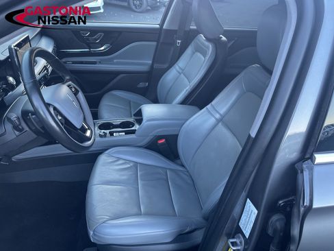 Used 2022 Lincoln Corsair AWD w/ Premium Package image 32