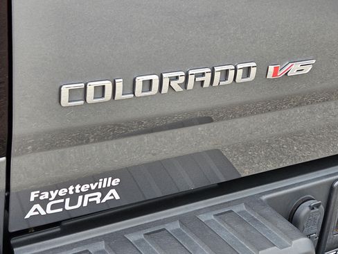 Used 2019 Chevrolet Colorado Z71 AWD/4WD image 16