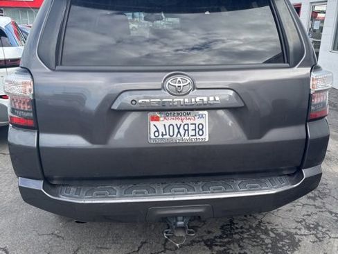 Used 2018 Toyota 4Runner SR5 Premium image 4