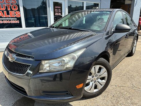 Used 2013 Chevrolet Cruze LS FWD image 7