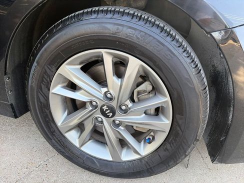 Used 2019 Kia Optima LX FWD image 4