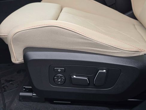 Used 2025 BMW X3 xDrive30i w/ Premium Package image 24