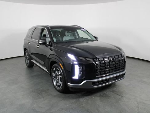 Used 2025 Hyundai Palisade SEL FWD image 13