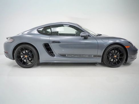 Used 2025 Porsche 718 Cayman image 9