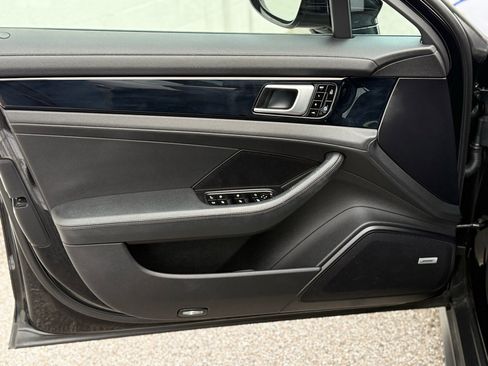 Used 2019 Porsche Panamera 4 image 56