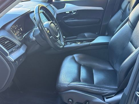 Used 2018 Volvo XC90 T5 Momentum w/ Convenience Package image 11
