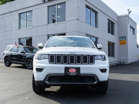 Used 2019 Jeep Grand Cherokee Limited AWD/4WD image 9
