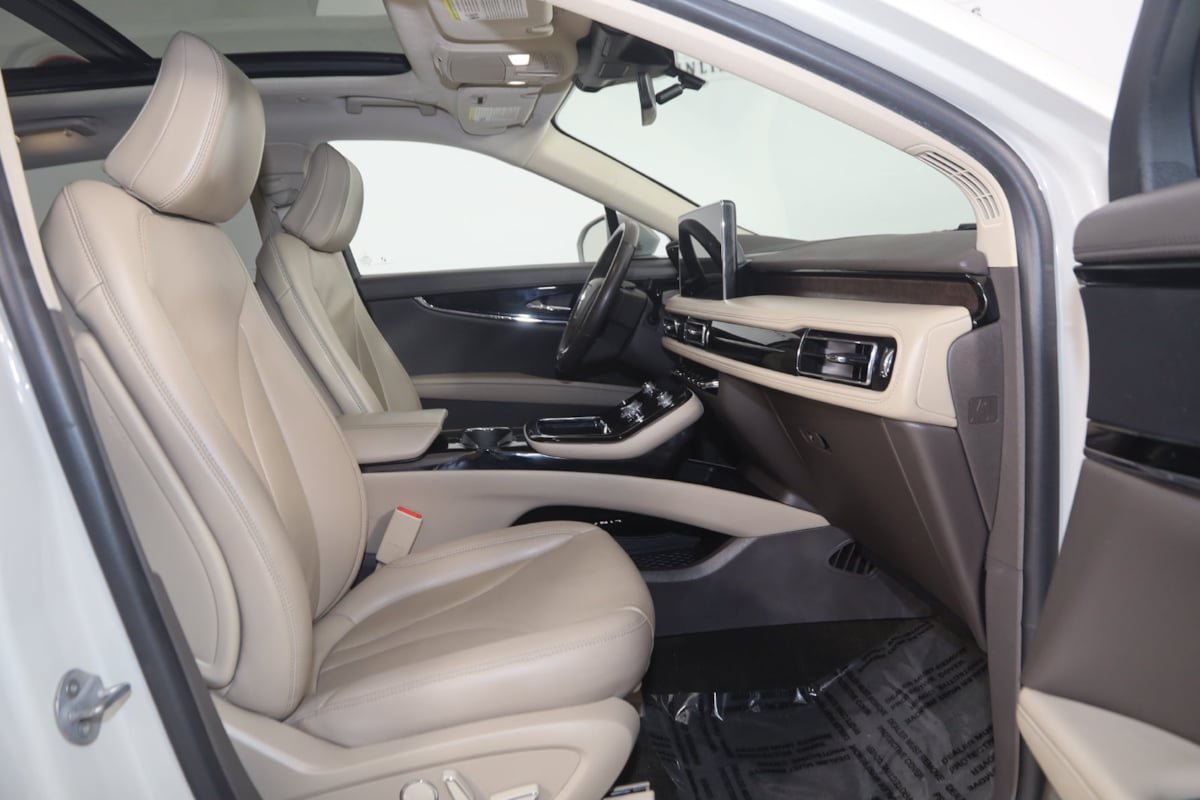 Used 2023 Lincoln Nautilus Reserve AWD/4WD image 15