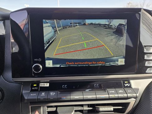 Used 2025 Toyota Camry SE image 18