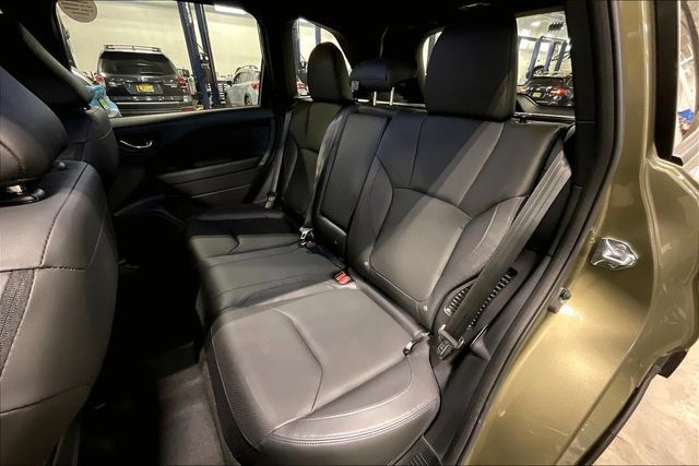 Used 2025 Subaru Forester Limited AWD/4WD image 26