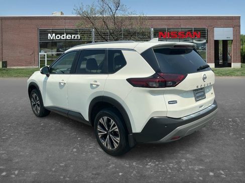 Certified 2023 Nissan Rogue SV w/ SV Premium B Package FWD image 2