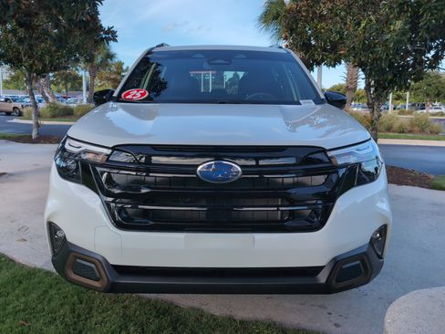 Used 2025 Subaru Forester Sport w/ Popular Package #1 AWD/4WD image 3