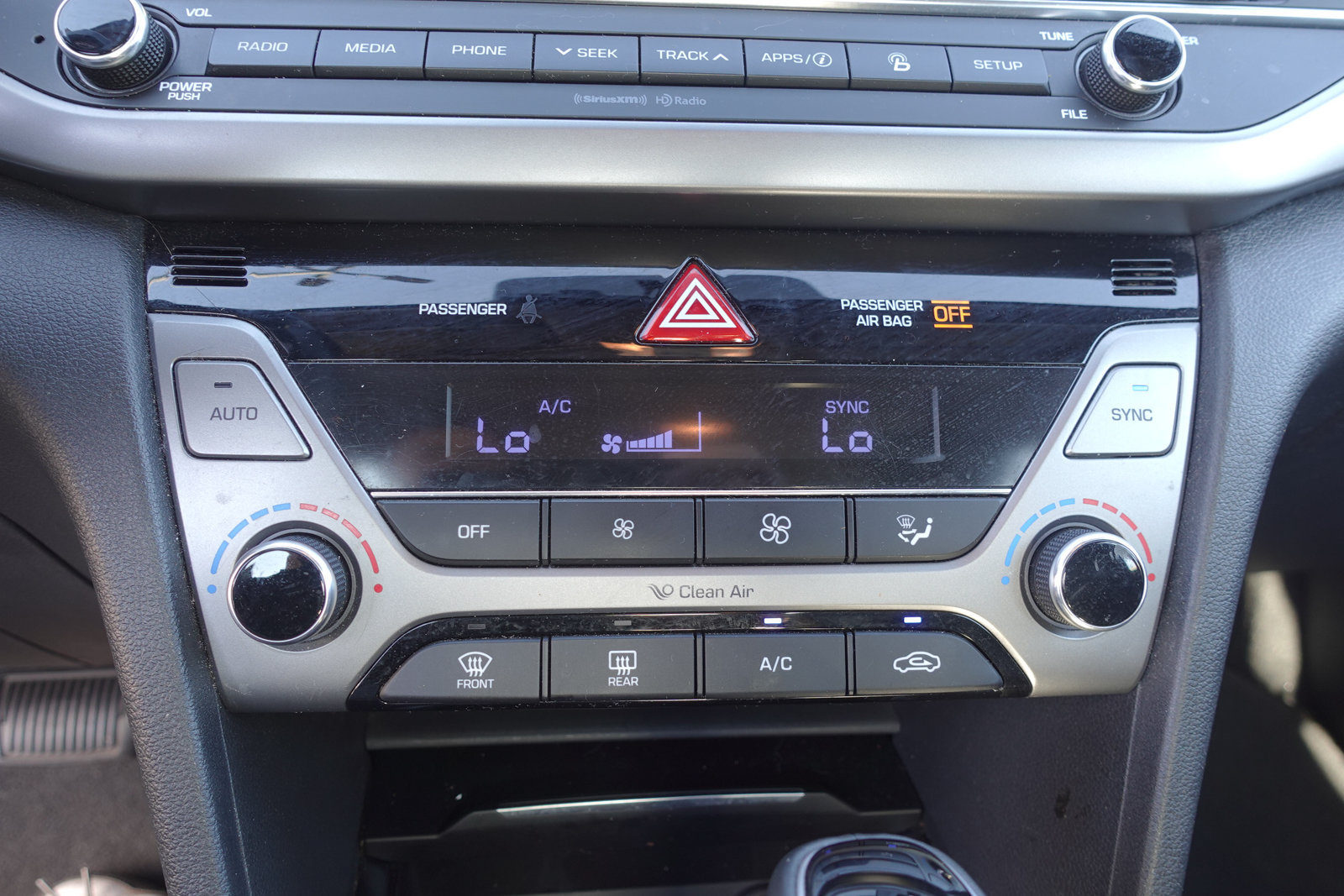 Used 2017 Hyundai Elantra Limited FWD image 20