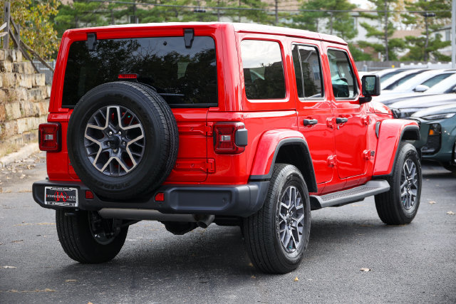 Used 2026 Jeep Wrangler Unlimited Sahara AWD/4WD image 20