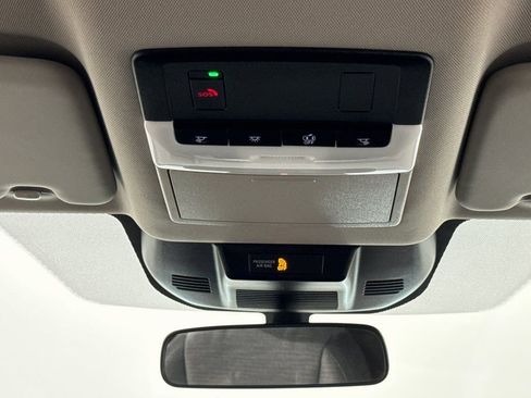 Used 2023 Nissan Rogue SV image 31