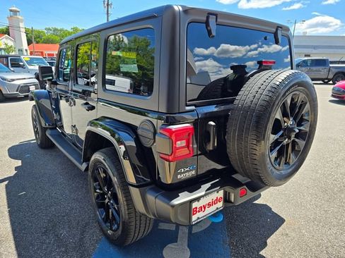 Used 2023 Jeep Wrangler Unlimited Sahara w/ Cold Weather Group AWD/4WD image 31