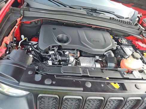 Used 2019 Jeep Renegade Trailhawk w/ Cold Weather Group II image 13