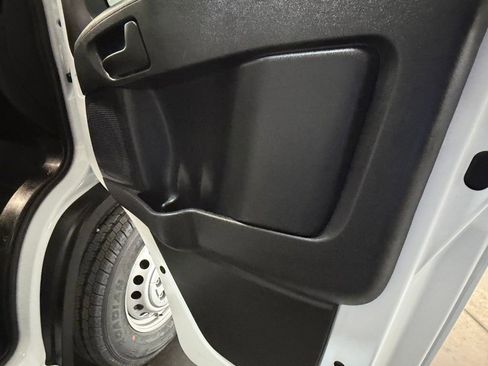 Used 2025 RAM ProMaster 2500 w/ Convenience Group image 28