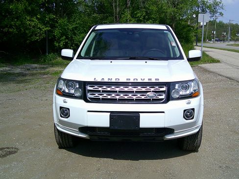 Used 2013 Land Rover LR2 image 2