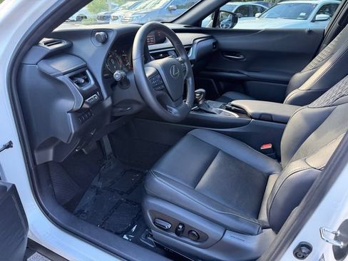 Used 2022 Lexus UX 200 w/ Premium Package FWD image 12