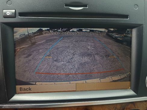 Used 2011 Mercedes-Benz R 350 4MATIC image 14