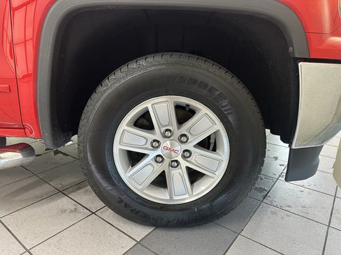 Used 2018 GMC Sierra 1500 SLE w/ SLE Value Package AWD/4WD image 13