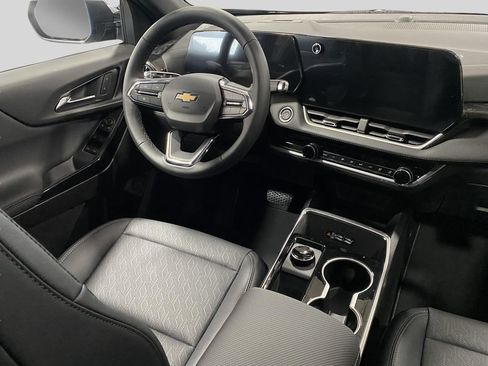 New 2026 Chevrolet Equinox LT w/ Convenience Package II image 9