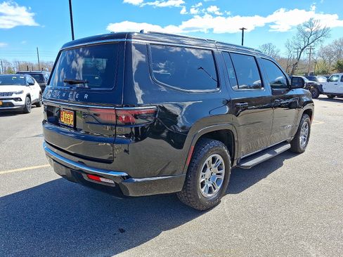 Certified 2023 Jeep Wagoneer 4WD image 6