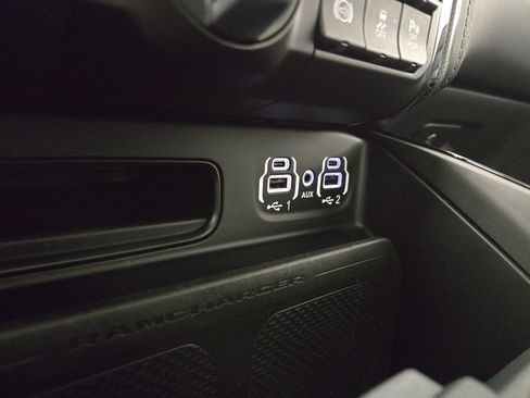 Used 2024 RAM 2500 Limited AWD/4WD image 29