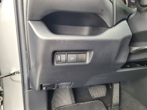 Used 2022 Toyota RAV4 XLE image 25