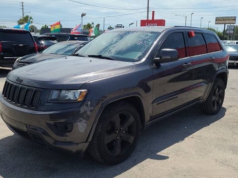 Used 2015 Jeep Grand Cherokee Altitude AWD/4WD image 3