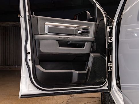 Used 2014 RAM 2500 SLT w/ Luxury Group RWD image 27