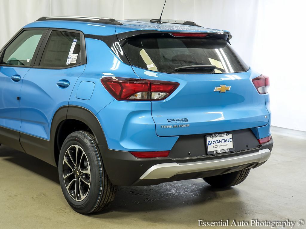 Used 2026 Chevrolet TrailBlazer LT w/ LT Cold Weather Package FWD image 7