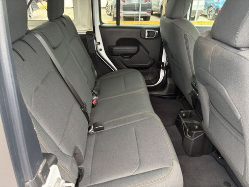 Used 2025 Jeep Wrangler Unlimited Sport AWD/4WD image 24
