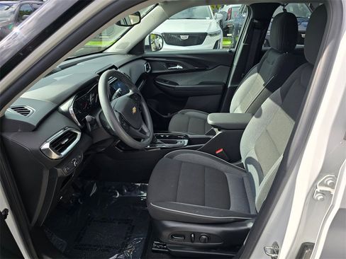 Used 2022 Chevrolet TrailBlazer LT w/ Convenience Package image 22