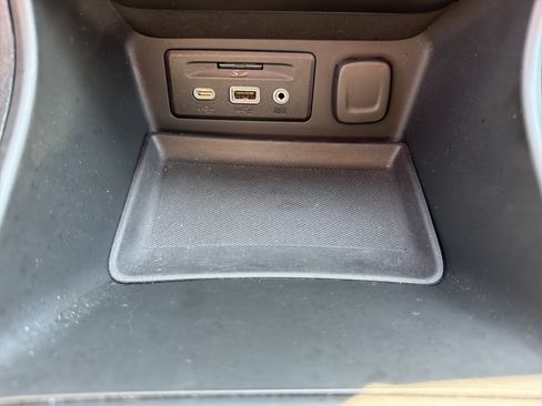 Used 2022 GMC Terrain SLT w/ Infotainment Package II AWD/4WD image 24