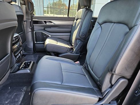 New 2026 Jeep Grand Wagoneer Limited AWD/4WD image 15