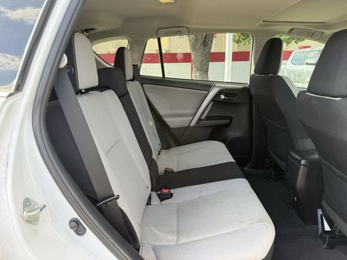 Used 2018 Toyota RAV4 XLE FWD image 30