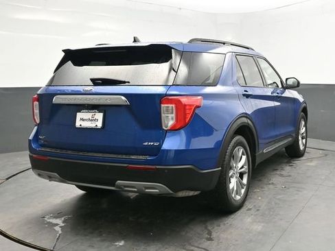 Used 2021 Ford Explorer XLT w/ Equipment Group 202A image 6