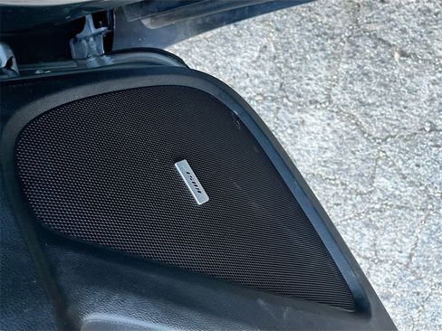 Used 2023 Chevrolet Traverse RS image 18