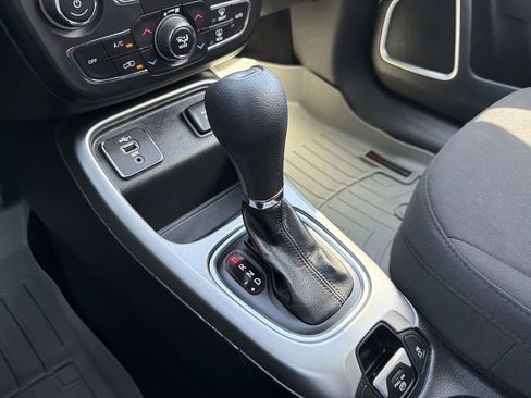Used 2021 Jeep Compass Sport FWD image 23