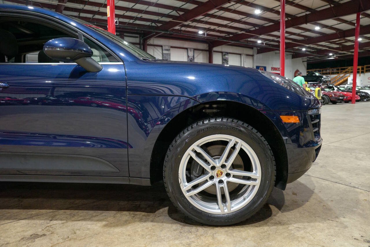 Used 2018 Porsche Macan AWD/4WD image 11