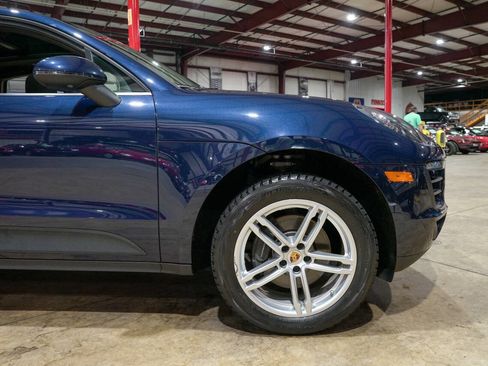 Used 2018 Porsche Macan AWD/4WD image 11