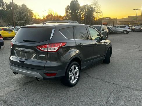 Used 2015 Ford Escape SE image 29
