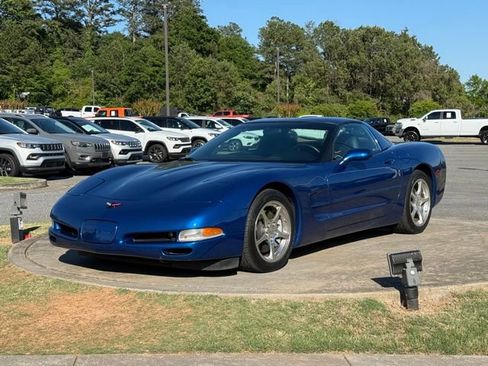Used 2002 Chevrolet Corvette Coupe w/ Preferred Equipment Group2 RWD image 3
