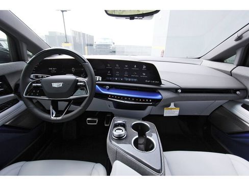New 2027 Cadillac Optiq Luxury AWD/4WD image 9